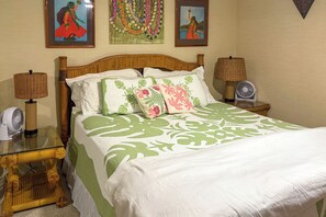 Interior - Resort Condo on Oahu: Ocean & Pool Views! (Hau`ula)