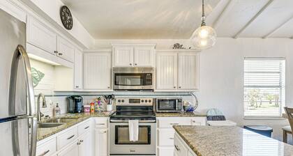 Walk to Beach: Ocean-view Home w/ Deck in Freeport