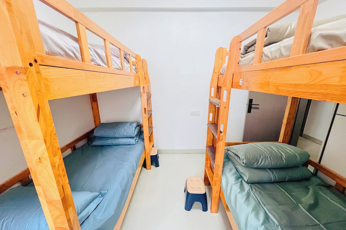 Free WiFi, bed sheets
