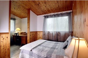 2 bedrooms, desk, free WiFi, bed sheets