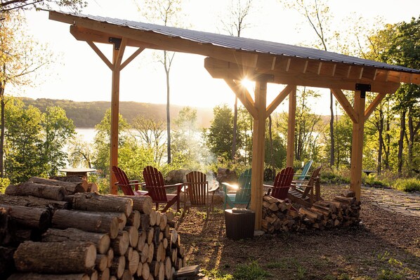 Property grounds - Glamping RV Overlooking Conesus Lake Finger Lakes Region Fire Pit A/C and Pool (Conesus)