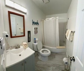 تجهيزات دش، مجففات شعر، مناشف