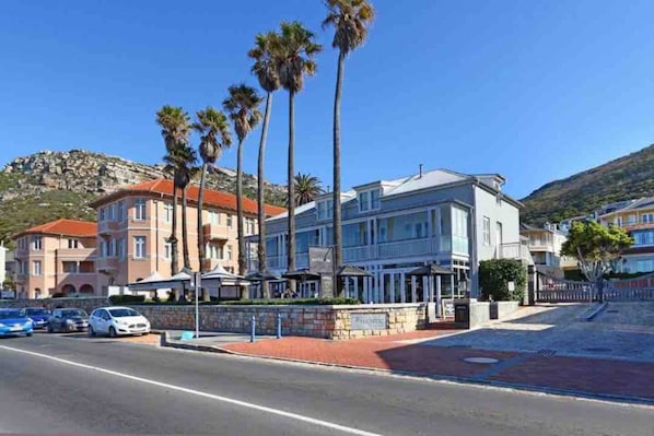 Apartment | 2 bedrooms - Kalk Bay Condo at The Majestic (Cape Town)