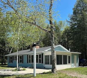 Exterior - Cottage on N. Lake Leelanau, private, 175 feet of lakefront, near Leland & Dunes (Lake Leelanau)