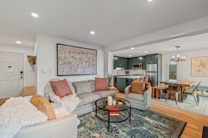 TV, fireplace - Experience the Best of Steamboat at Yampa View 309– A Beautifully Renovated Moun (Steamboat Springs)