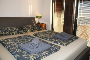 1 bedroom, free WiFi, bed sheets - Panorama Adriatic top apartment near natural beach Santa Marina (Vabriga)