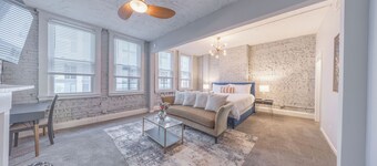 Cincy_Stay_And_Play / K&Q Comfort + Walkable Gem