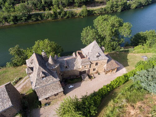 Large Gite in Chateau with private beach