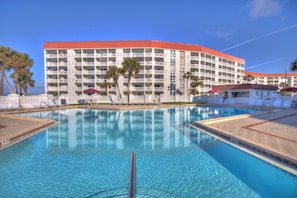 Appart'hôtel, 2 chambres | Piscine | Piscine chauffée