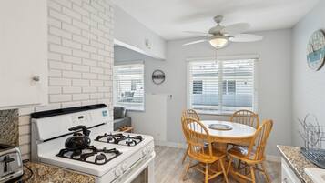 Kondominium, 1 kamar tidur | Dapur pribadi | Lemari es, mesin pembuat kopi/teh, dan pemanggang roti