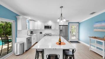 Cottage, 3 Bedrooms | Private kitchen | Fridge, oven, coffee/tea maker, toaster