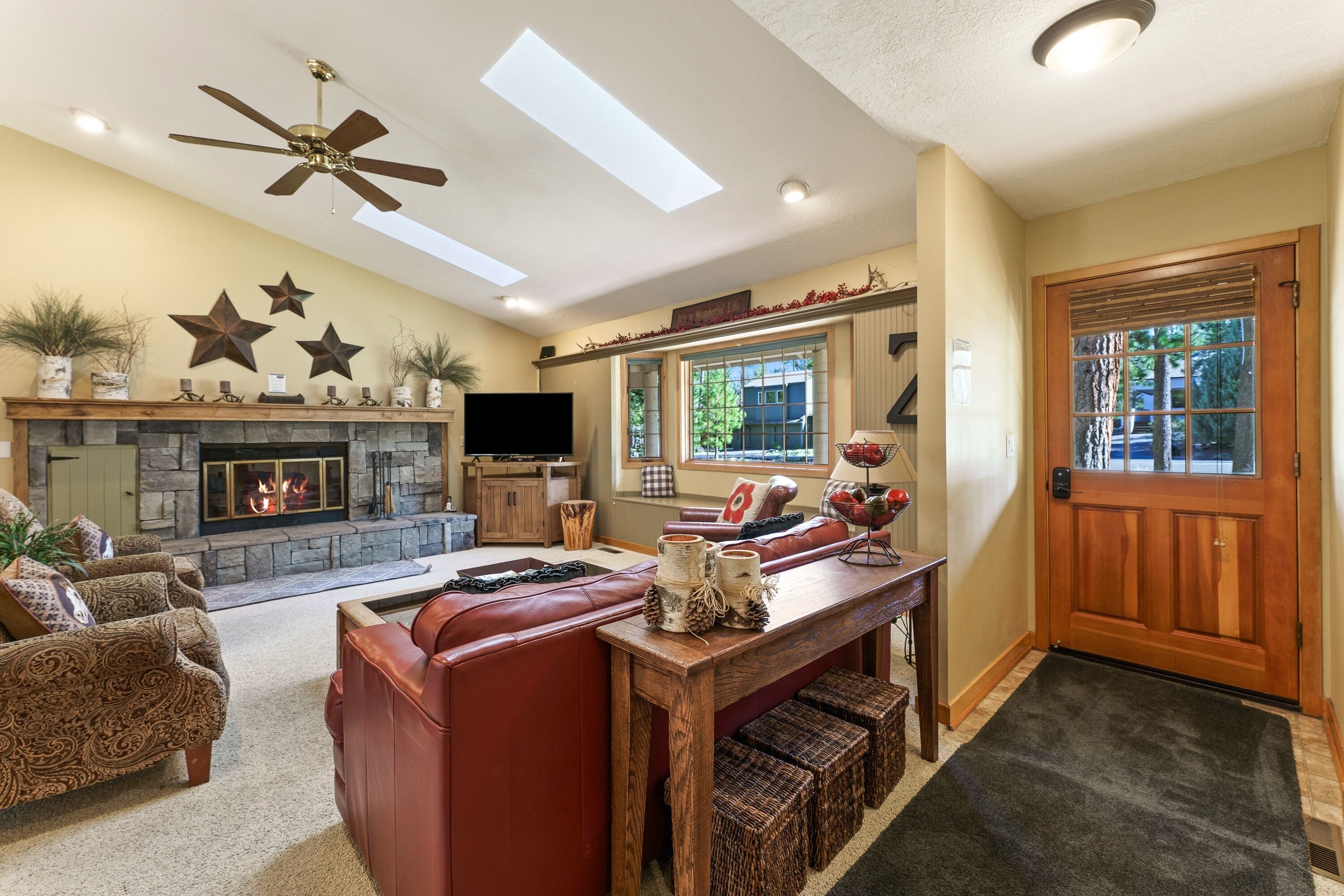 House, 2 Bedrooms | Living area