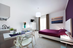 In-room safe, free WiFi