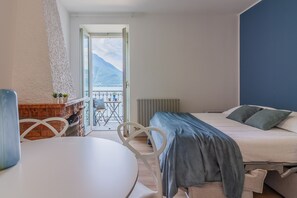 Fer et planche à repasser, Wi-Fi gratuit, draps fournis