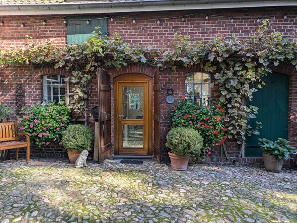 Exterior detail - Romantic farm vacation apartment (Raesfeld)