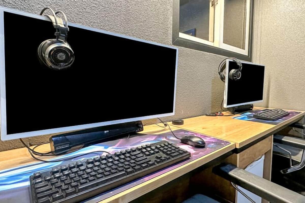 Studio | Bureau, espace de travail pour ordinateur portable, Wi-Fi gratuit