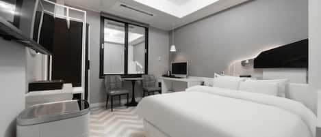 Dobbeltrom – deluxe, 1 dobbeltseng | Skrivebord, skrivebord for bærbar PC og wi-fi (inkludert)