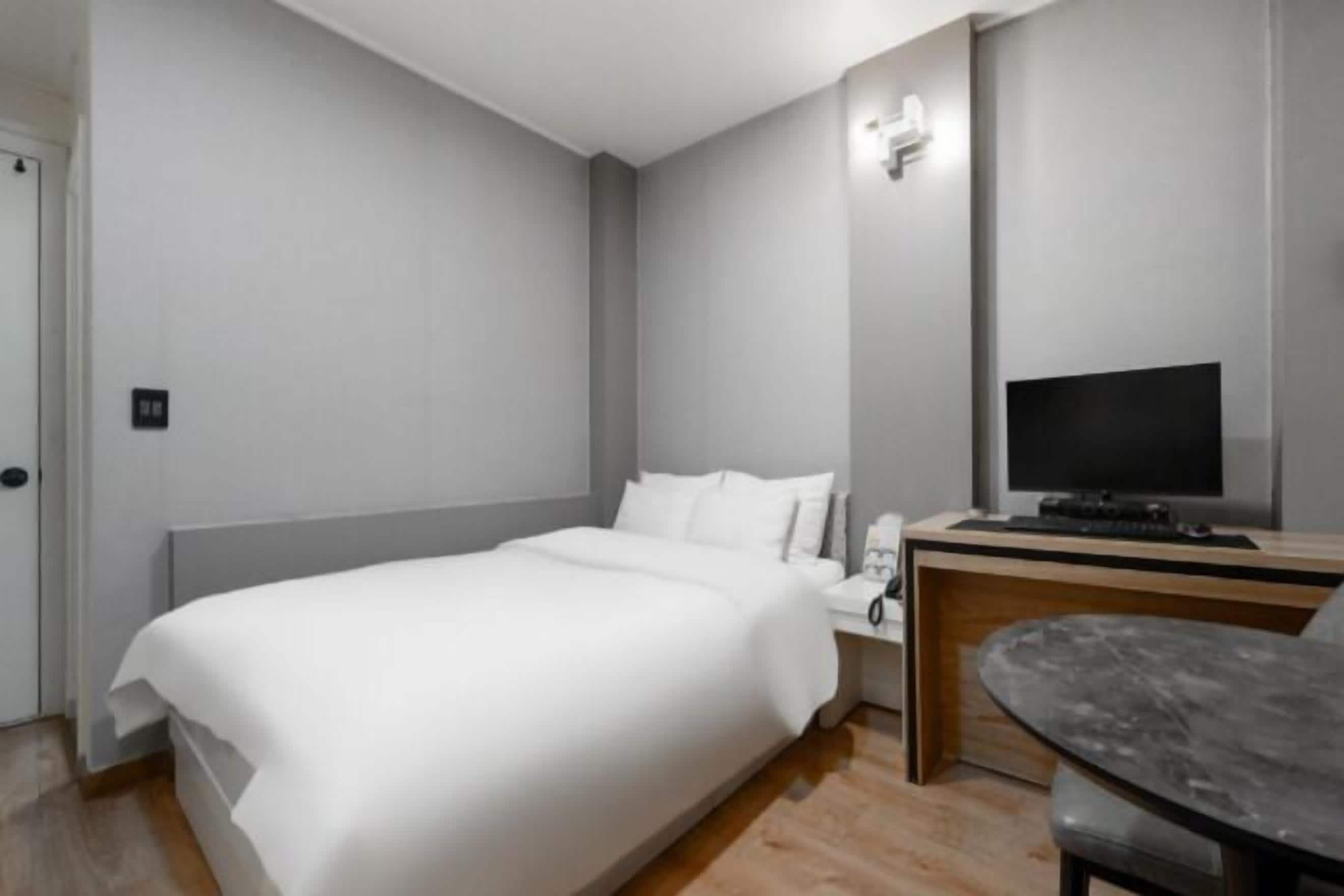 Bureau, espace de travail pour ordinateur portable, Wi-Fi gratuit