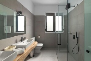 Shower, hair dryer, towels - Eleonora Villa in Rhodes Town (Rodos)