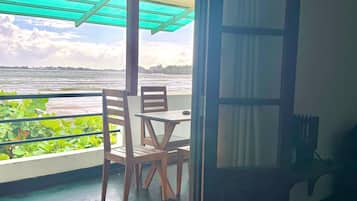 Decoración personalizada, muebles diferentes y escritorio