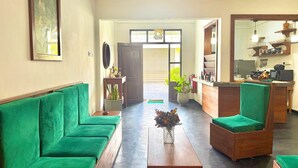 Unclassified image, 3 of 93, button - Jess Beach Villa (Galle)