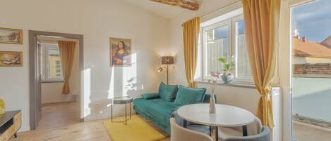 Smart-TV, Kamin, DVD-Player, Musikbibliothek