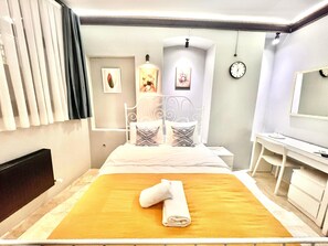 Economy Studio | Premium bedding, free minibar, desk, laptop workspace - White İnn Taksim (Istanbul)