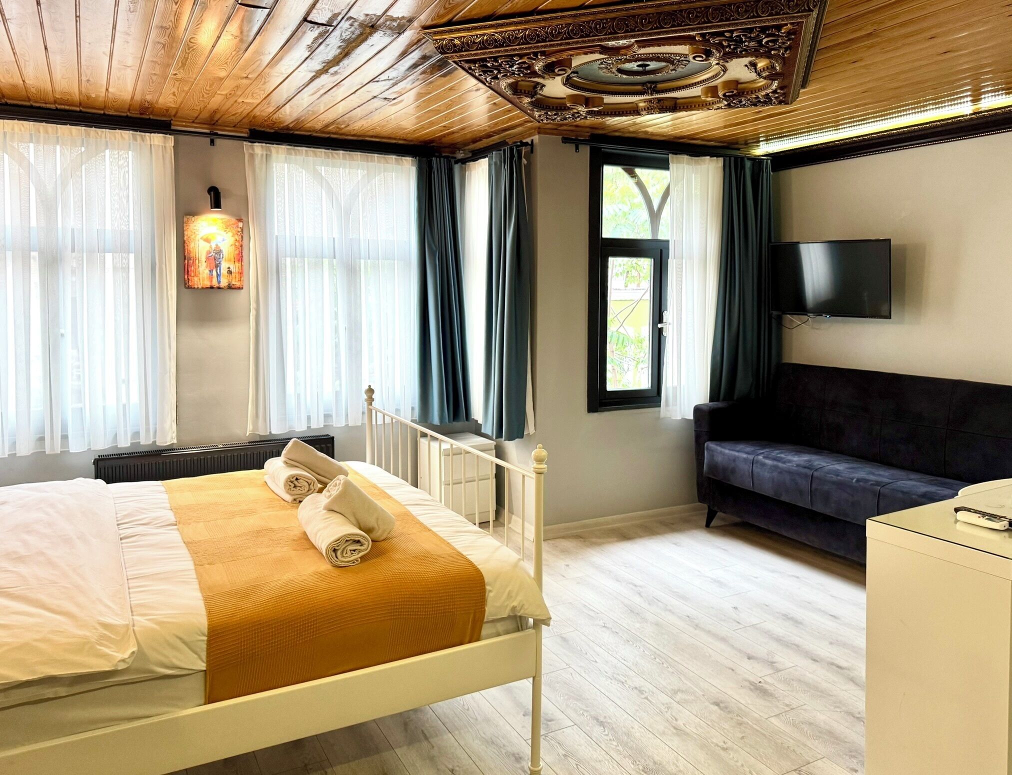 Superior Triple Room | Egyptian cotton sheets, premium bedding, free minibar, desk