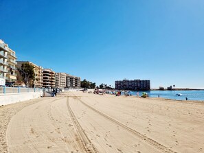 Appartement, 2 chambres, fumeurs, balcon | Plage