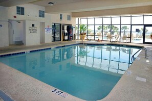 屋内プール、屋外プール