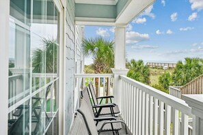 Property grounds - Diamond Red - Oceanview Quadplex with Pool (North Myrtle Beach)
