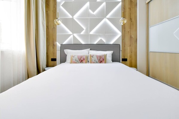 2 bedrooms, iron/ironing board, travel cot, free WiFi