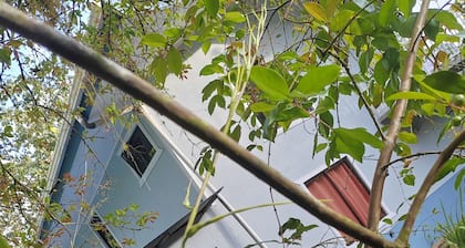 Departamento equipado, en zona tranquila y segura rodeado de naturaleza