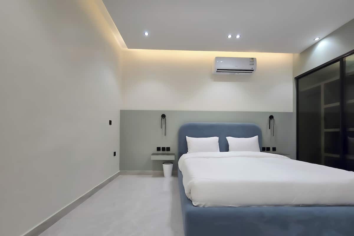 1 bedroom, iron/ironing board, free WiFi