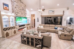 スマートテレビ、テーブルサッカー台、卓球台