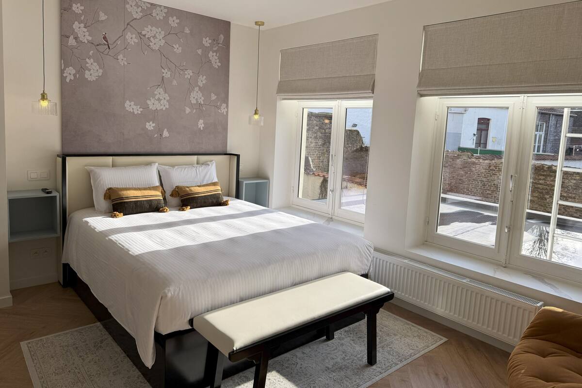 Double Room with Private Bathroom 1