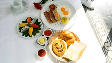 Huone, 1 makuuhuone, tupakointi sallittu, parveke | Aamiaisateria