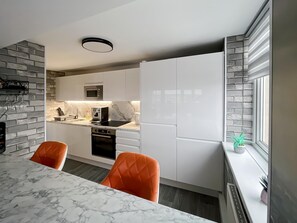 Apartment, 2 Bedrooms, Garden View | Private kitchen - Central Brighton 2-bedroom Apartment 1 Double & 2 Single Beds Sleeps 4 (Brighton)