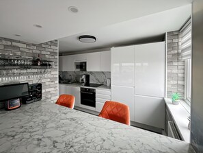Apartment, 2 Bedrooms, Garden View | Private kitchen