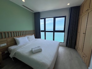 Premium bedding, individually decorated, individually furnished, desk - Apartment Lotte (Nha Trang)