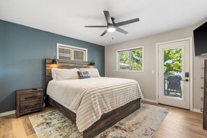 3 slaapkamers, een strijkplank/strijkijzer, wifi, beddengoed