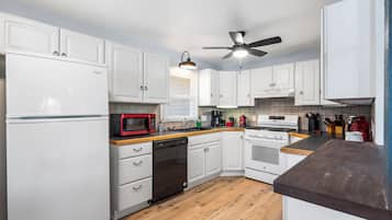 Mikrowelle, Ofen, Herdplatte, Geschirrspüler