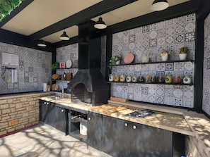 Kühlschrank, Mikrowelle, Ofen, Geschirrspüler