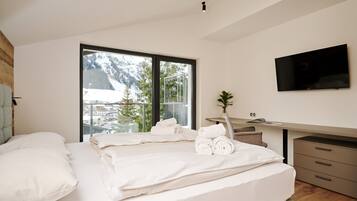 3 bedrooms, individually furnished