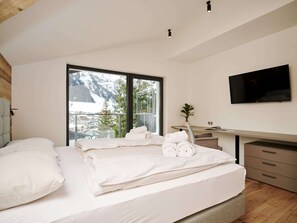3 bedrooms, individually furnished