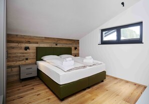 3 bedrooms, individually furnished