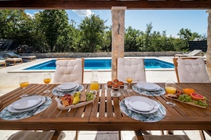 Outdoor dining