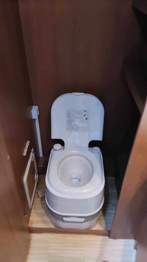 Shower, hair dryer, towels, soap - Caravan room 18m2/Chambord/Cheverny/Beauval/Chenonceau (Le Controis-en-Sologne)