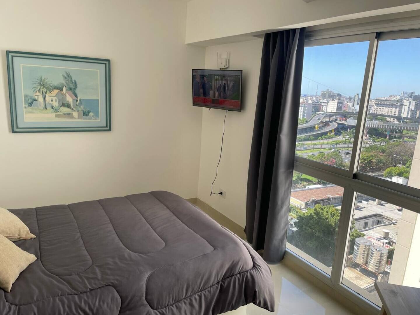 1 habitación, tabla de planchar con plancha, wifi y ropa de cama 