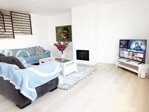 Smart TV - Cozy 2-bedroom apartment in charming Long Beach with WiFi, AC (Long Beach)